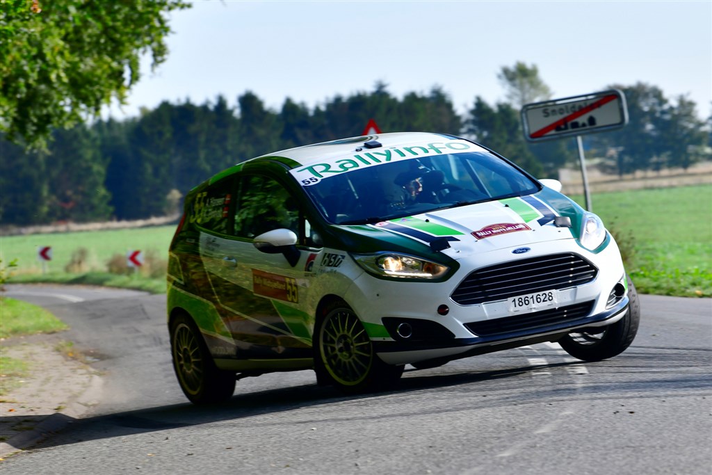 Anders Kirkeby Hansen i sin Ford Fiesta på en hastighedsprøve ved Snoldelev i Rally Midtsjælland 2025.
(Foto: Morten Dam)